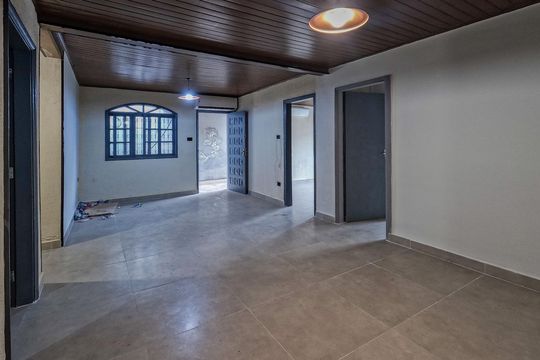 Casa para alugar com 4 quartos, 220m² em Parque Sao Domingos, São Paulo