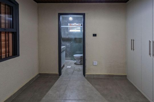 Casa para alugar com 4 quartos, 220m² em Parque Sao Domingos, São Paulo