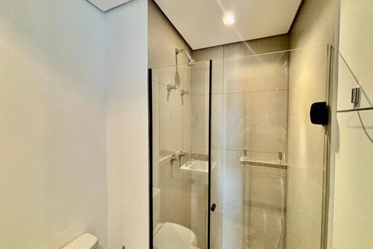 Banheiro de kitnet/studio para alugar com 1 quarto, 25m² em Jardim Paulista, São Paulo
