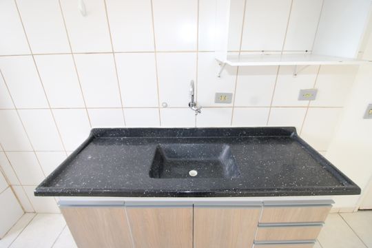 Cozinha de apartamento para alugar com 2 quartos, 48m² em Vila Nova Curuca, São Paulo