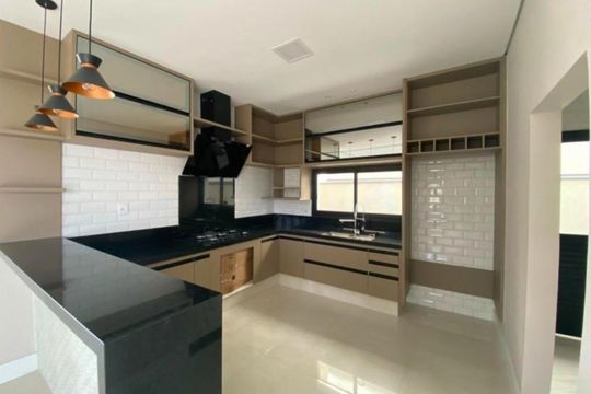 Foto 01 de casa de condomínio para alugar com 4 quartos, 282m² em Swiss Park, Campinas