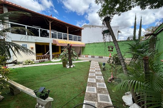Casa à venda com 3 quartos, 180m² em Xangrilá (justinópolis), Contagem