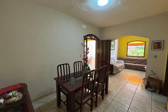 Casa à venda com 3 quartos, 180m² em Xangrilá (justinópolis), Contagem