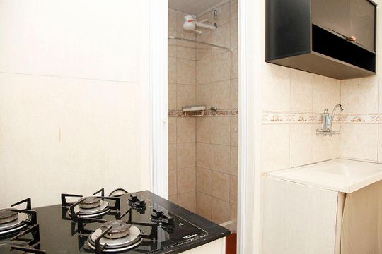Cozinha de kitnet/studio à venda com 1 quarto, 19m² em Centro Histórico, Porto Alegre