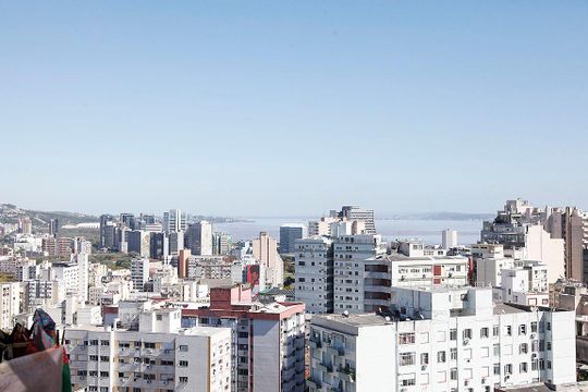 Studio - Sala / Quarto Vista de kitnet/studio à venda com 1 quarto, 19m² em Centro Histórico, Porto Alegre