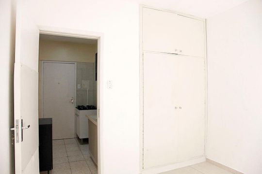 Studio - Sala / Quarto de kitnet/studio à venda com 1 quarto, 19m² em Centro Histórico, Porto Alegre