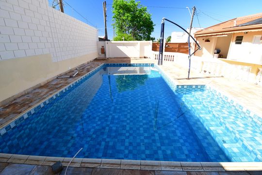 Piscina de casa para alugar com 2 quartos, 105m² em Parque dos Jacarandás, Campinas