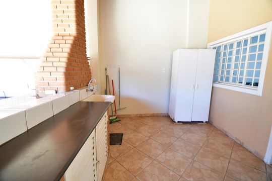 Área de Serviço de casa para alugar com 2 quartos, 105m² em Parque dos Jacarandás, Campinas