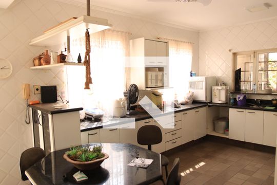Cozinha de casa à venda com 4 quartos, 365m² em Setor Jao, Goiânia