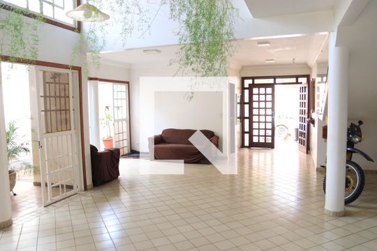 Sala de casa à venda com 4 quartos, 365m² em Setor Jao, Goiânia