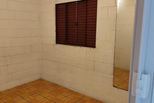 Quarto de apartamento para alugar com 2 quartos, 42m² em Guajuviras, Canoas