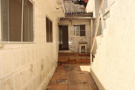 Área externa de casa à venda com 2 quartos, 99m² em Vila Macedopolis, São Paulo