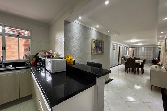 Cozinha de casa para alugar com 3 quartos, 129m² em Metalúrgicos, Osasco