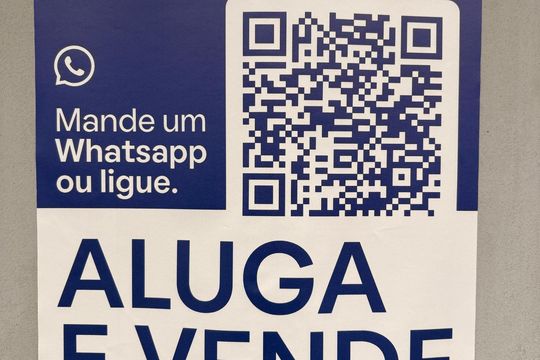 Fachada + plaquinha QZTN-325 de casa para alugar com 2 quartos, 107m² em Jardim do Estádio, Santo André
