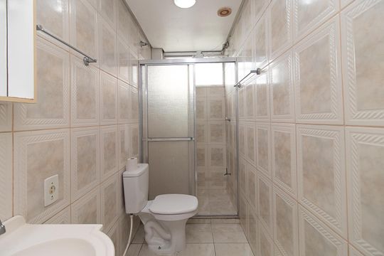 Banheiro de apartamento para alugar com 1 quarto, 45m² em Cidade Baixa, Porto Alegre