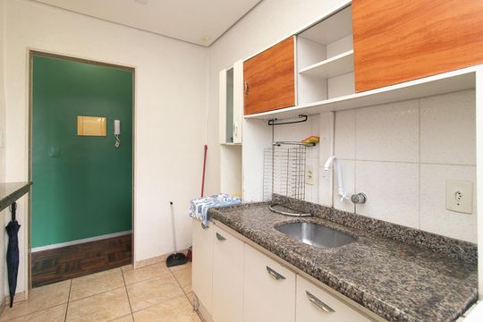 Cozinha de apartamento para alugar com 1 quarto, 45m² em Cidade Baixa, Porto Alegre