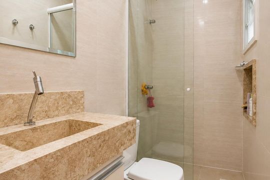 Banheiro de casa para alugar com 3 quartos, 140m² em Parque Santa Fé, Porto Alegre
