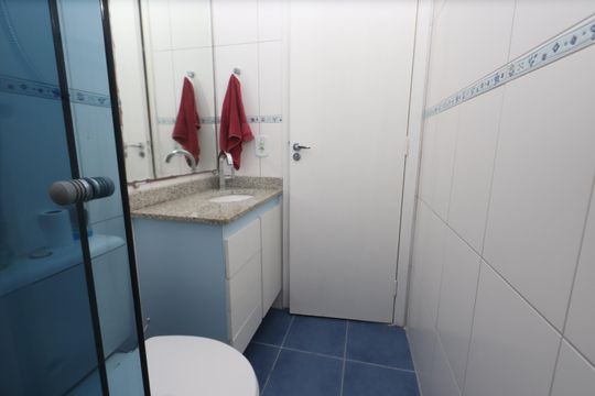 Banheiro de apartamento à venda com 2 quartos, 56m² em Jardim Vila Formosa, São Paulo
