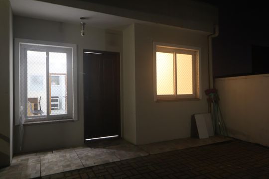 Fachada de casa de condomínio para alugar com 2 quartos, 50m² em Fátima, Canoas