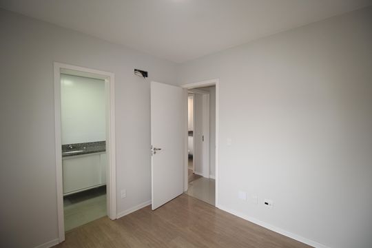 Suíte 1 de apartamento para alugar com 2 quartos, 82m² em Rio Branco, Porto Alegre