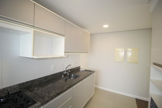 Cozinha de apartamento para alugar com 2 quartos, 82m² em Rio Branco, Porto Alegre