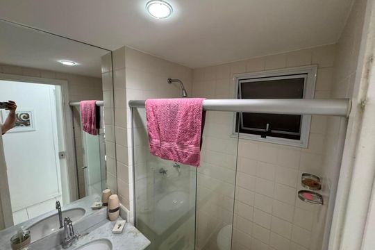 Banheiro de apartamento à venda com 2 quartos, 58m² em Taquara, Rio de Janeiro