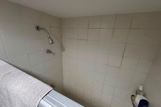 Banheiro de apartamento à venda com 2 quartos, 58m² em Taquara, Rio de Janeiro