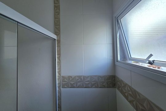 Banheiro de kitnet/studio para alugar com 1 quarto, 30m² em Bangú, Santo André
