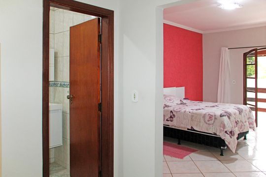 Closet da Suíte 3 de casa à venda com 4 quartos, 870m² em Altos do Morumbi, Vinhedo