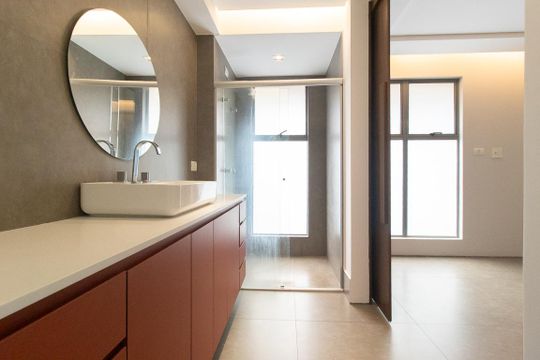 Banheiro da Suíte 2 de apartamento à venda com 2 quartos, 99m² em Água Verde, Curitiba