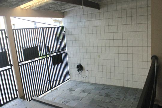 Garagem de casa à venda com 2 quartos, 170m² em Vila Camargos, Guarulhos