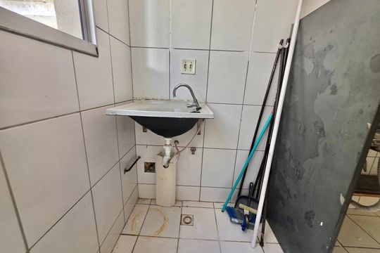 Cozinha e Área de Serviço de apartamento para alugar com 2 quartos, 45m² em Nacional, Contagem