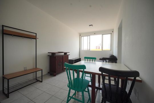 Sala  de apartamento para alugar com 2 quartos, 62m² em Roçado, São José