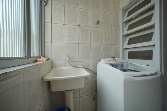 Área de Serviço  de apartamento para alugar com 2 quartos, 62m² em Roçado, São José