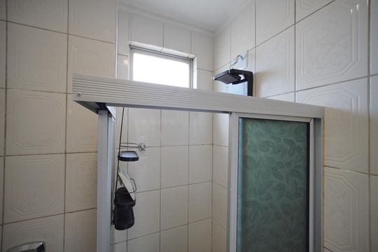 Banheiro de apartamento para alugar com 2 quartos, 62m² em Roçado, São José