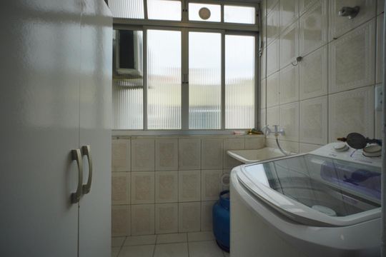 Área de Serviço de apartamento para alugar com 2 quartos, 62m² em Roçado, São José