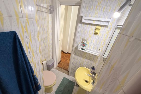 Banheiro de apartamento para alugar com 1 quarto, 35m² em Independência, Petrópolis