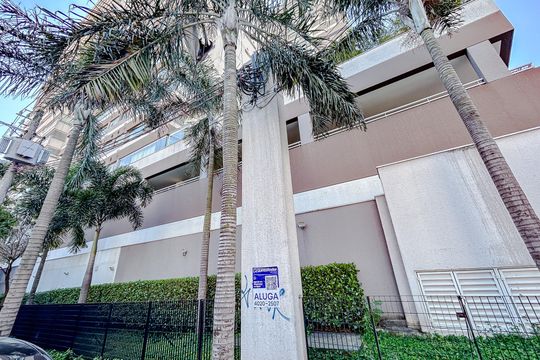 Fachada com Plaquinha de apartamento para alugar com 1 quarto, 47m² em Tatuapé, São Paulo