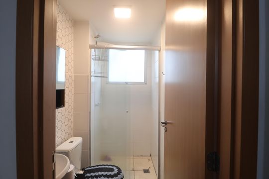 Banheiro de apartamento à venda com 2 quartos, 47m² em São José, Canoas