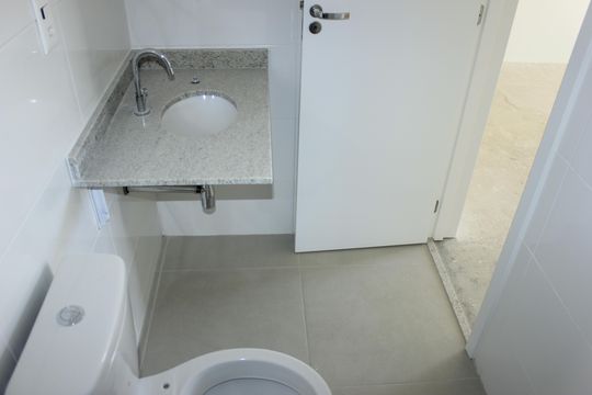 Banheiro de kitnet/studio à venda com 1 quarto, 40m² em Picanço, Guarulhos