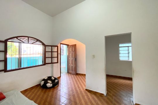 Casa para alugar com 2 quartos, 200m² em Sagrada Família, Belo Horizonte
