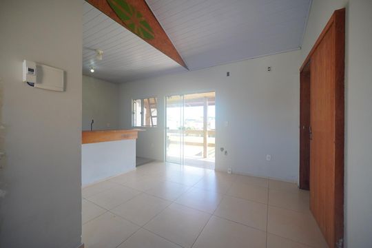 Sala  de apartamento para alugar com 1 quarto, 50m² em Carianos, Florianópolis