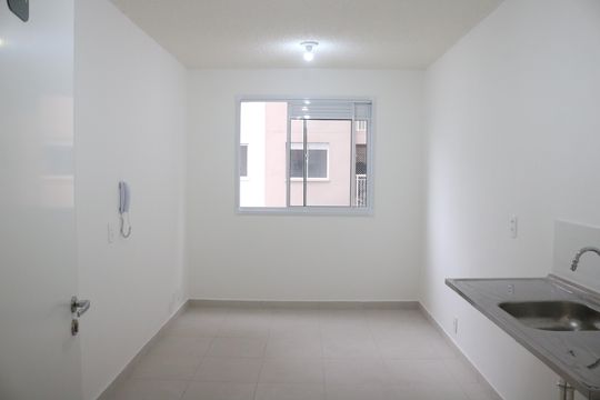 Apartamento para alugar com 1 quarto, 27m² em Parque Industrial Tomas Edson, São Paulo