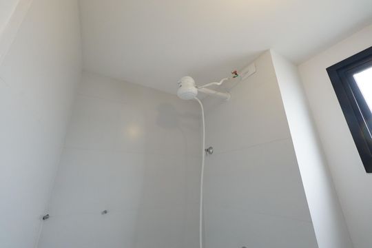 Banheiro de kitnet/studio para alugar com 1 quarto, 25m² em Ipiranga, São Paulo