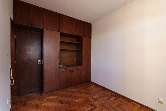 Quarto 2 de apartamento para alugar com 2 quartos, 69m² em Barro Preto, Belo Horizonte