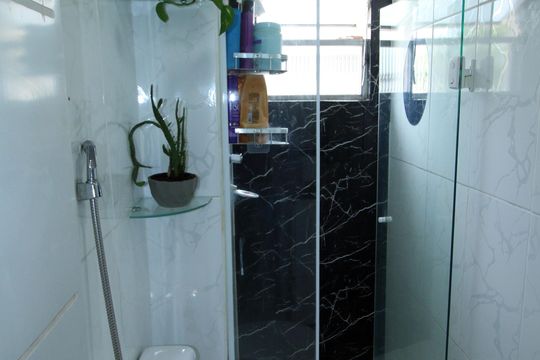 Banheiro de apartamento à venda com 2 quartos, 41m² em Penha Circular, Rio de Janeiro