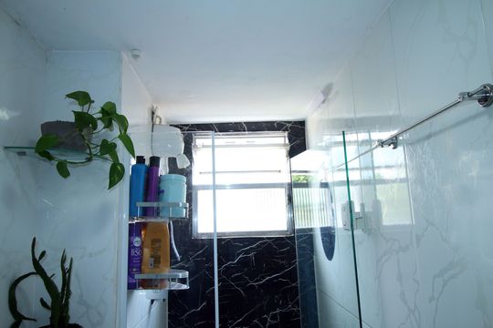 Banheiro de apartamento à venda com 2 quartos, 41m² em Penha Circular, Rio de Janeiro