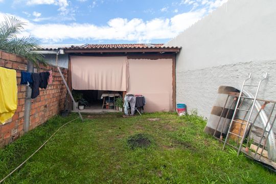 Quintal de casa à venda com 1 quarto, 110m² em Hípica, Porto Alegre