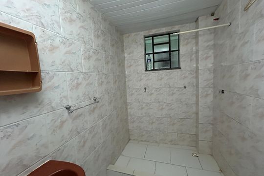 Banheiro de apartamento para alugar com 1 quarto, 36m² em Anchieta, Nilópolis
