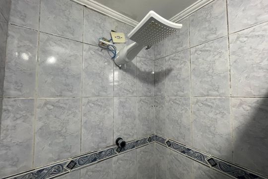 Banheiro de apartamento para alugar com 1 quarto, 65m² em Centro, São Vicente